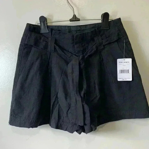 BNWT Free people Women’s everywhere you go shorts in Black size 6 retail $88 - Picture 2 of 4